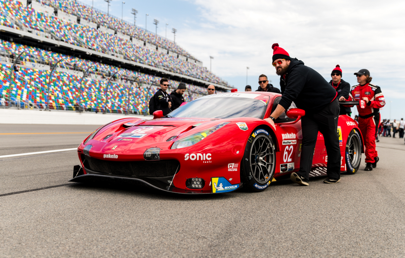 Illustration for article titled Here's All the Action From The Start Of The 24 Hours of Daytona
